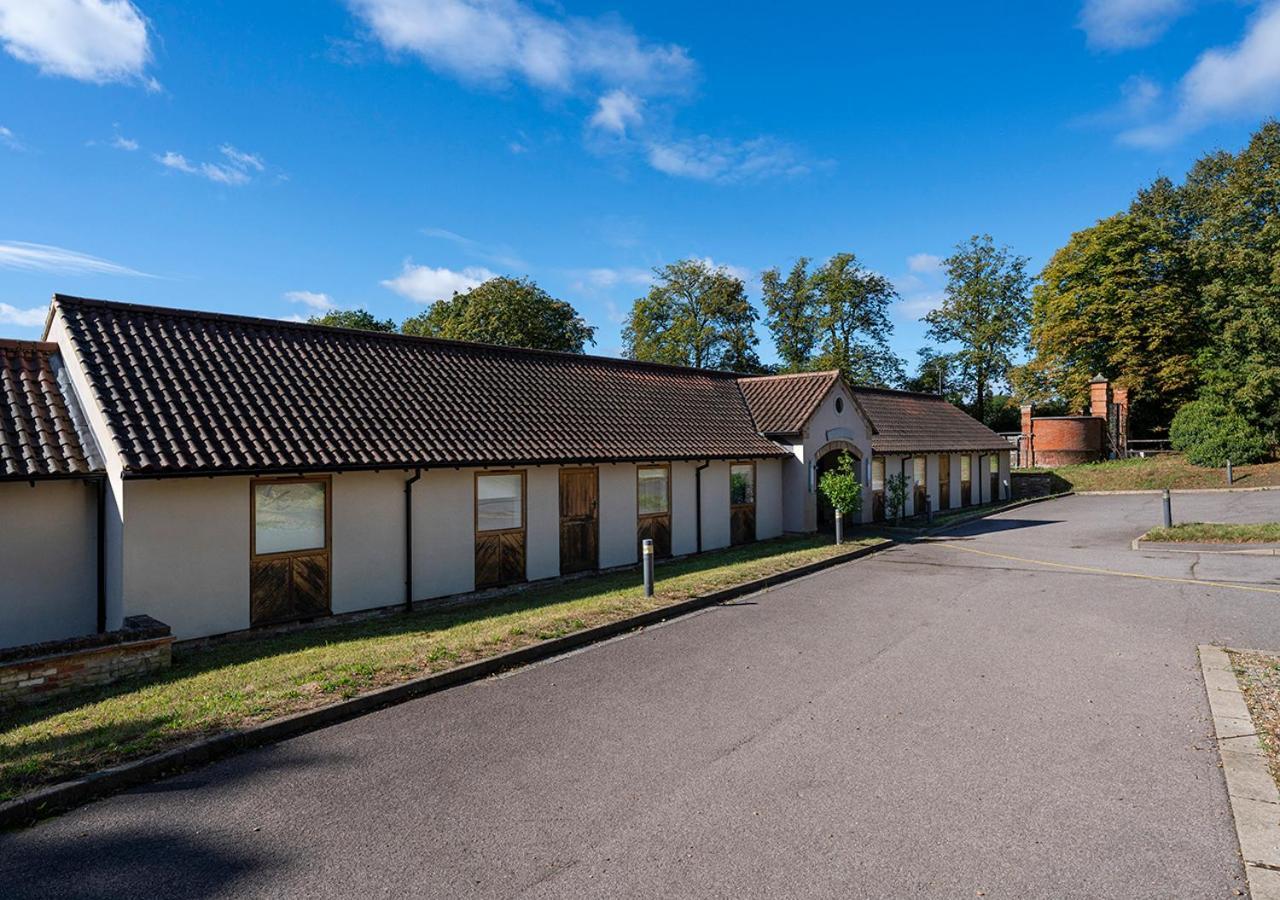 Hotel The Ridings At Theobalds Park Goff's Oak Exteriér fotografie